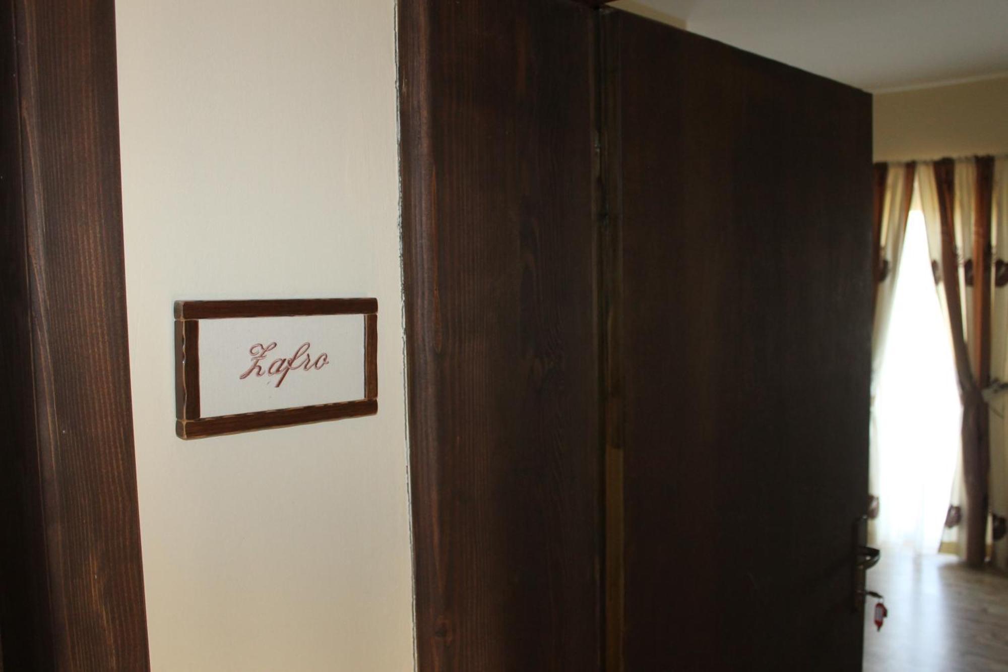 Rooms & Apartment Vinia Б'єловар Номер фото