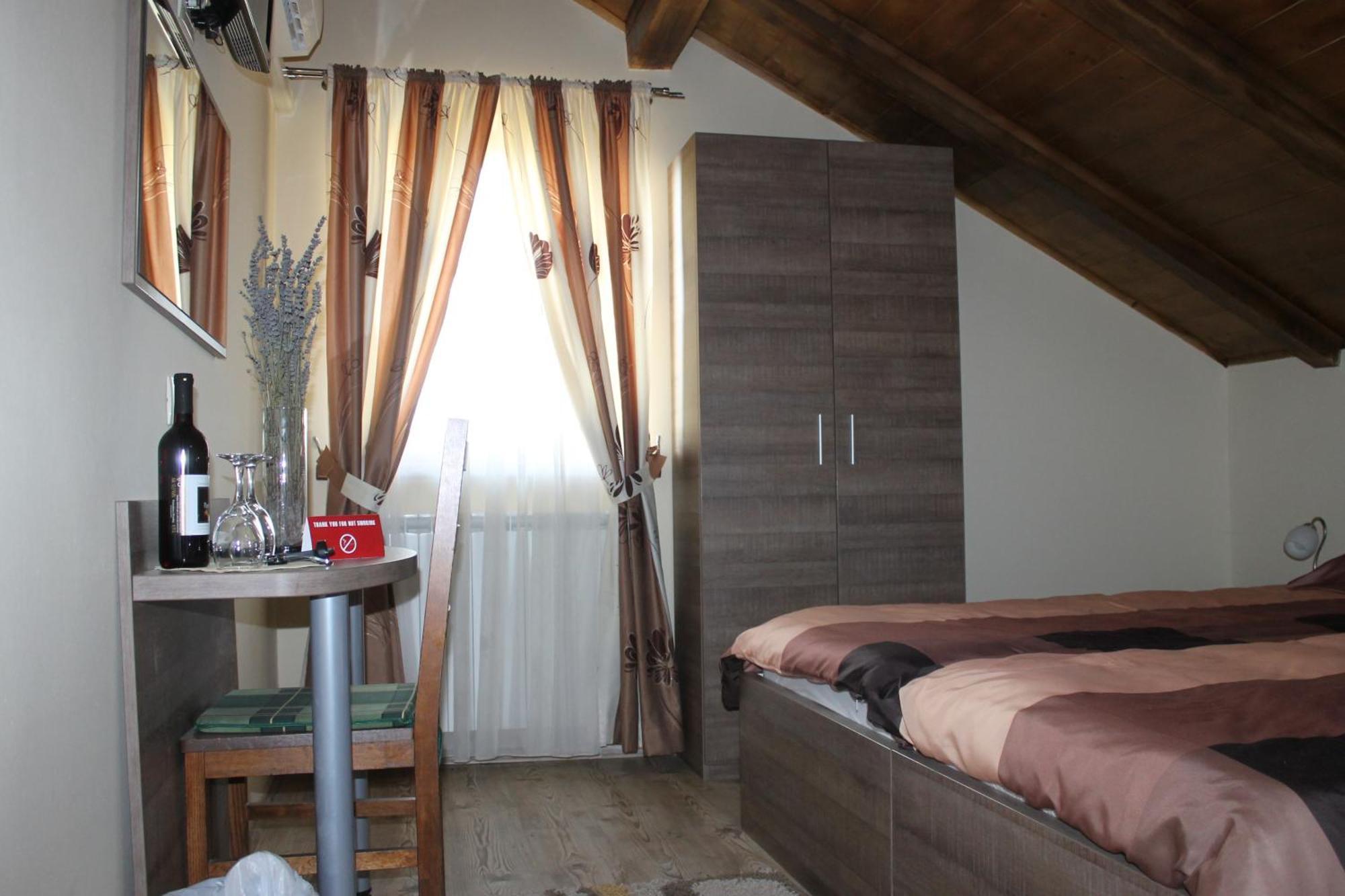 Rooms & Apartment Vinia Б'єловар Номер фото
